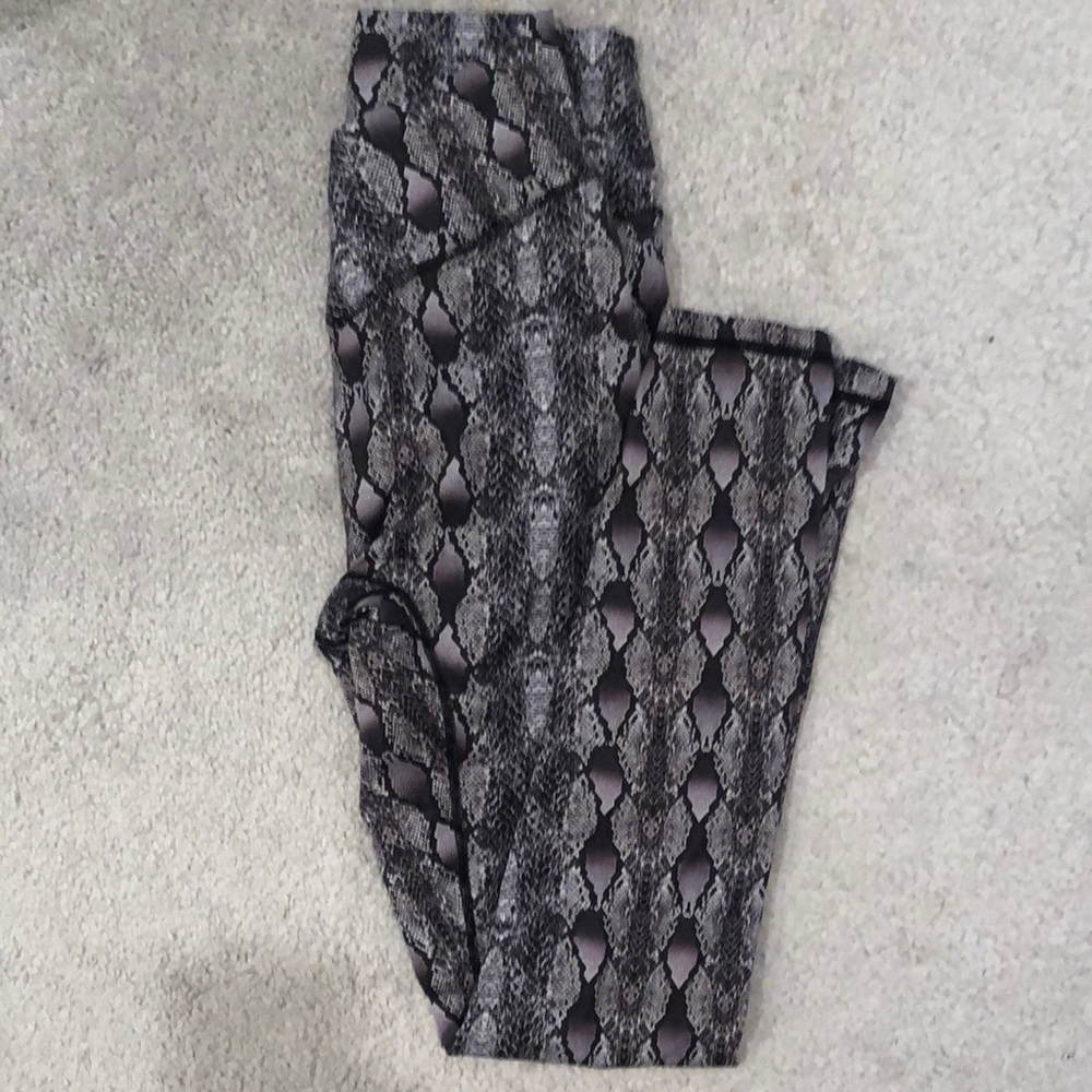 LAST CHANCE Til You Collapse V-Cut Legging